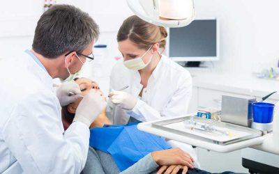 Mejora tu sonrisa, en un día, con implantes de carga inmediata